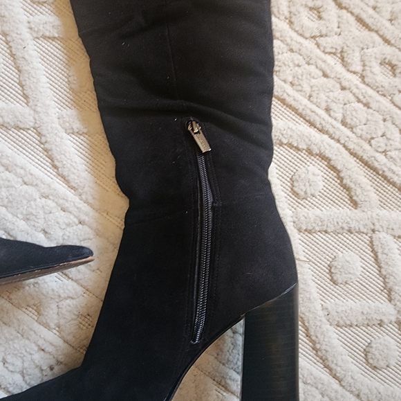 6 Black Suede knee high boots - Picture 6 of 8